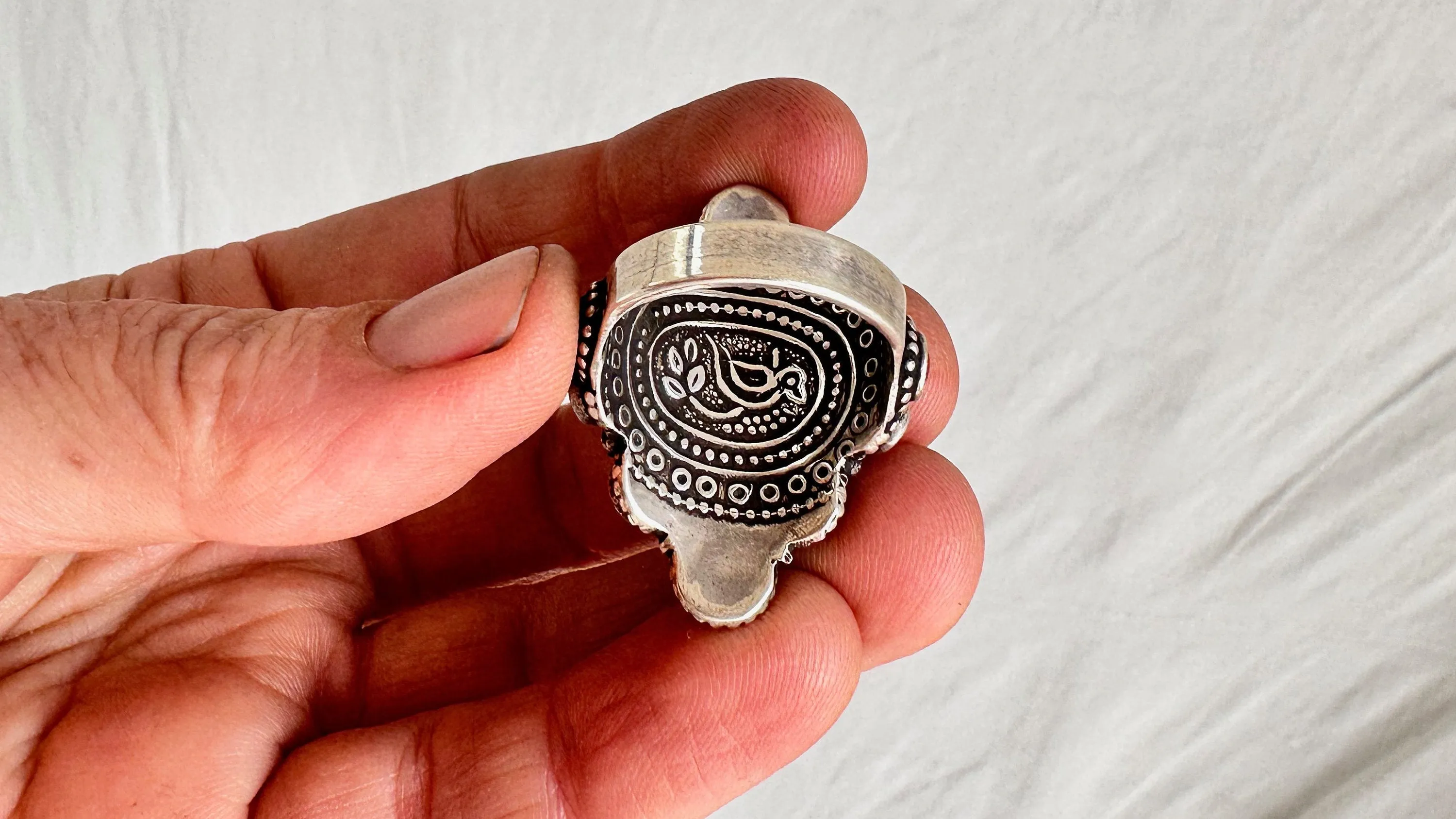 Antique Coral and Sterling Ring. India. Gorgeous! size 9. 1053