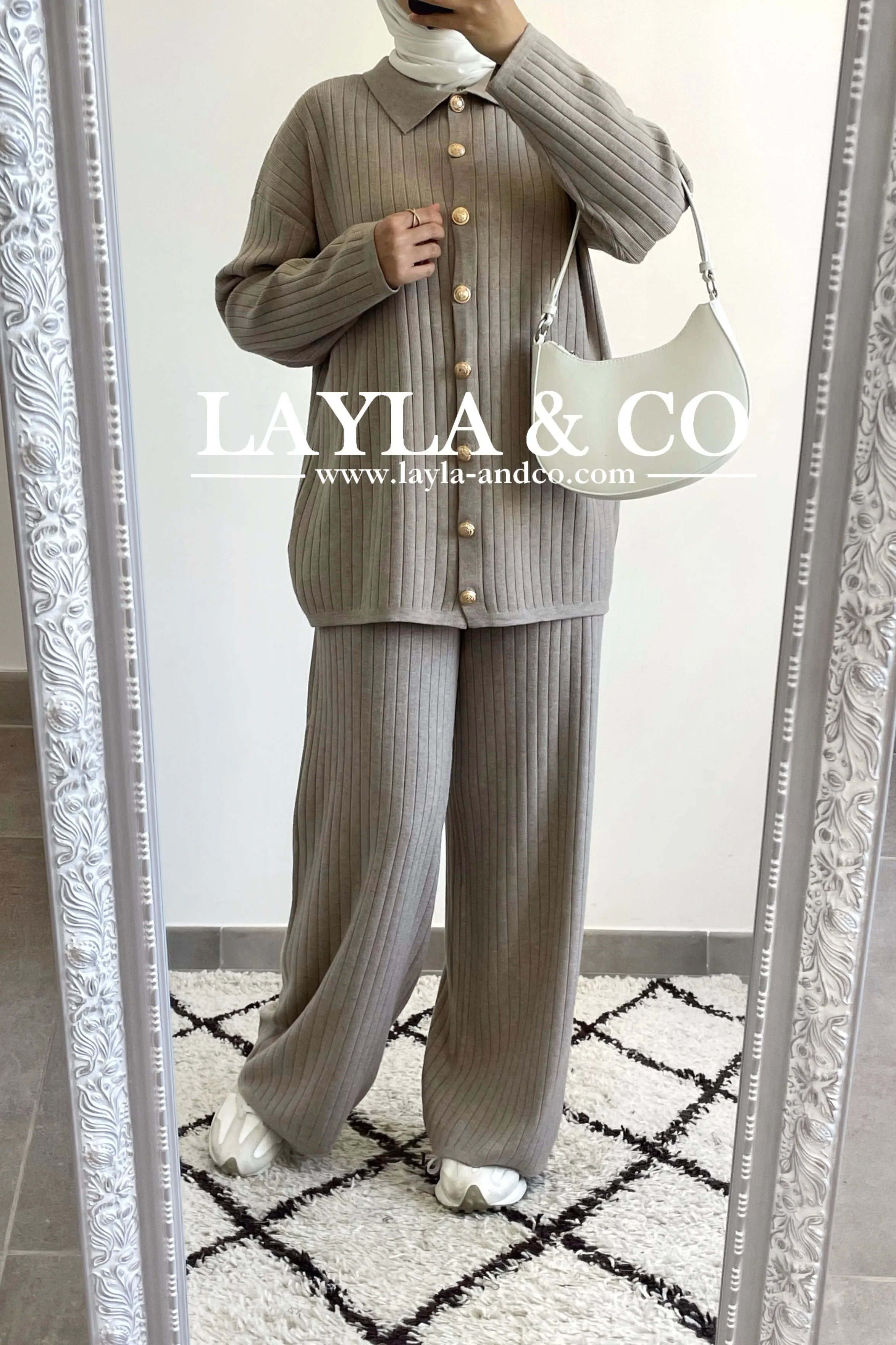 Ensemble pull à boutons