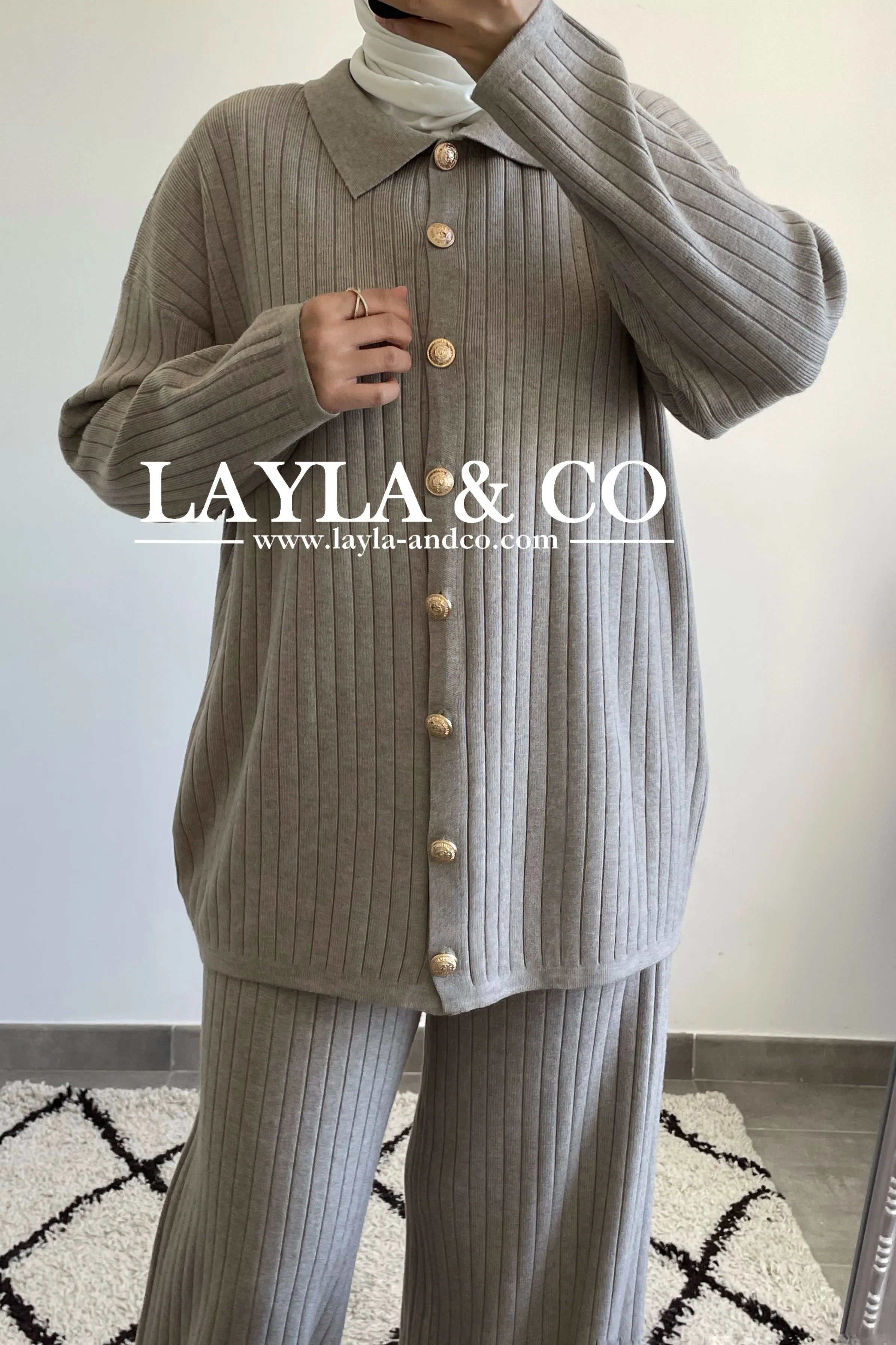 Ensemble pull à boutons