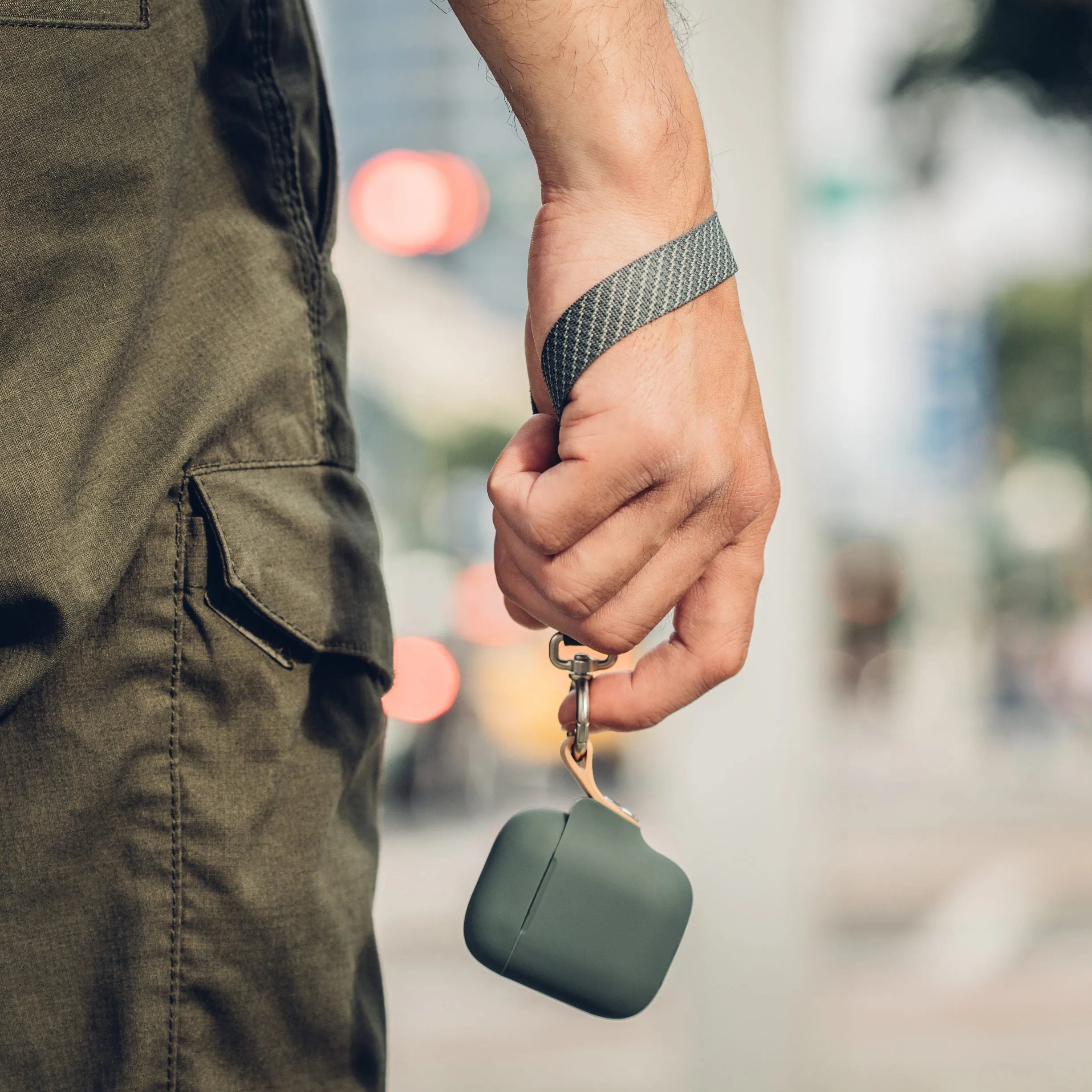 MOSHI Pebbo AirPods Gen 1/2 Case with Detachable Wrist Strap - Mint Green