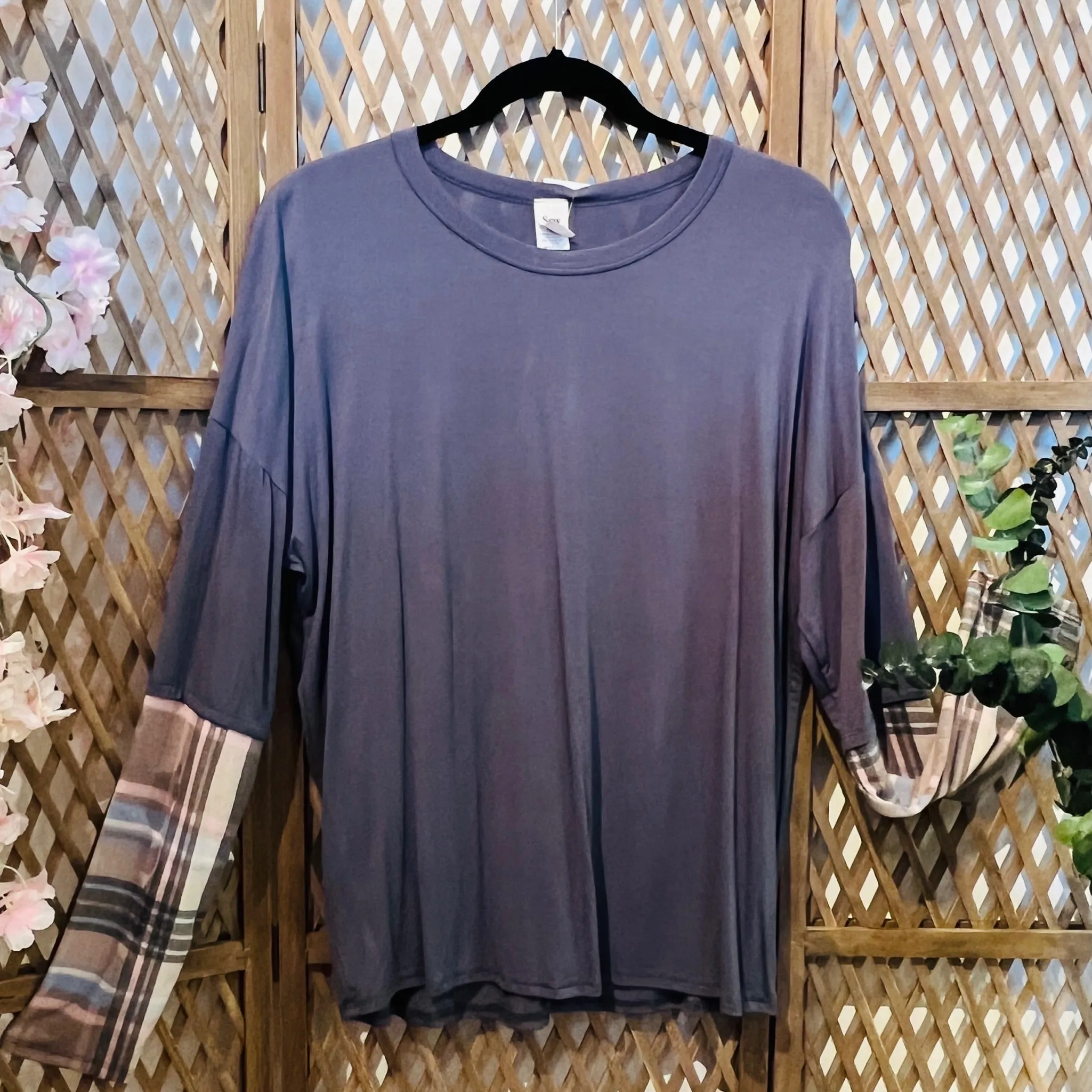 Plaid Sleeve Detail Top